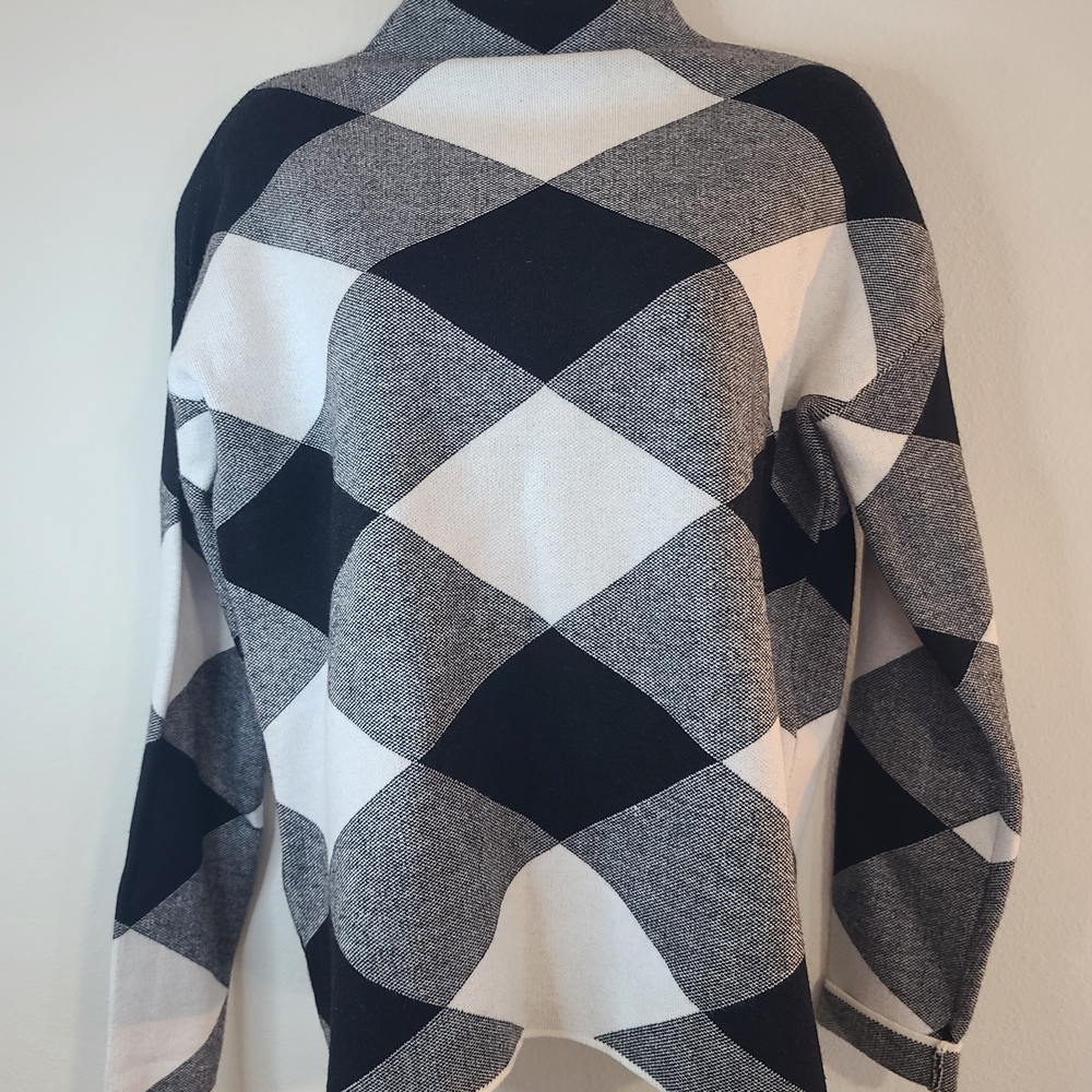 Tahari Black and White Diamond Pattern Turtleneck Sweater